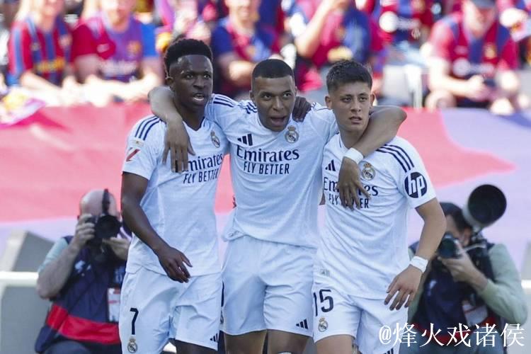 奥维耶多球迷怒斥解雇决策,场外围堵卡里翁车辆抗议升级 奥维耶多球迷怒斥解雇决策,场外围堵卡里翁车辆抗议升级