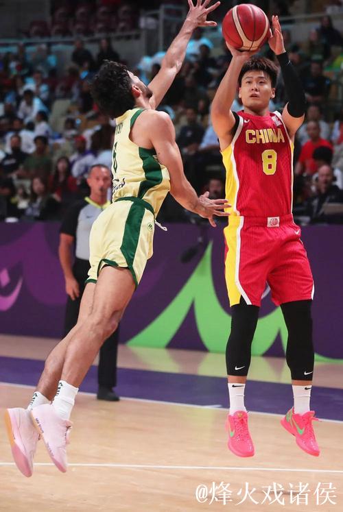 亚洲杯-赵睿砍24+6 中国男篮五人得分上双晋级决赛 亚洲杯-赵睿砍24+6 中国男篮五人得分上双晋级决赛
